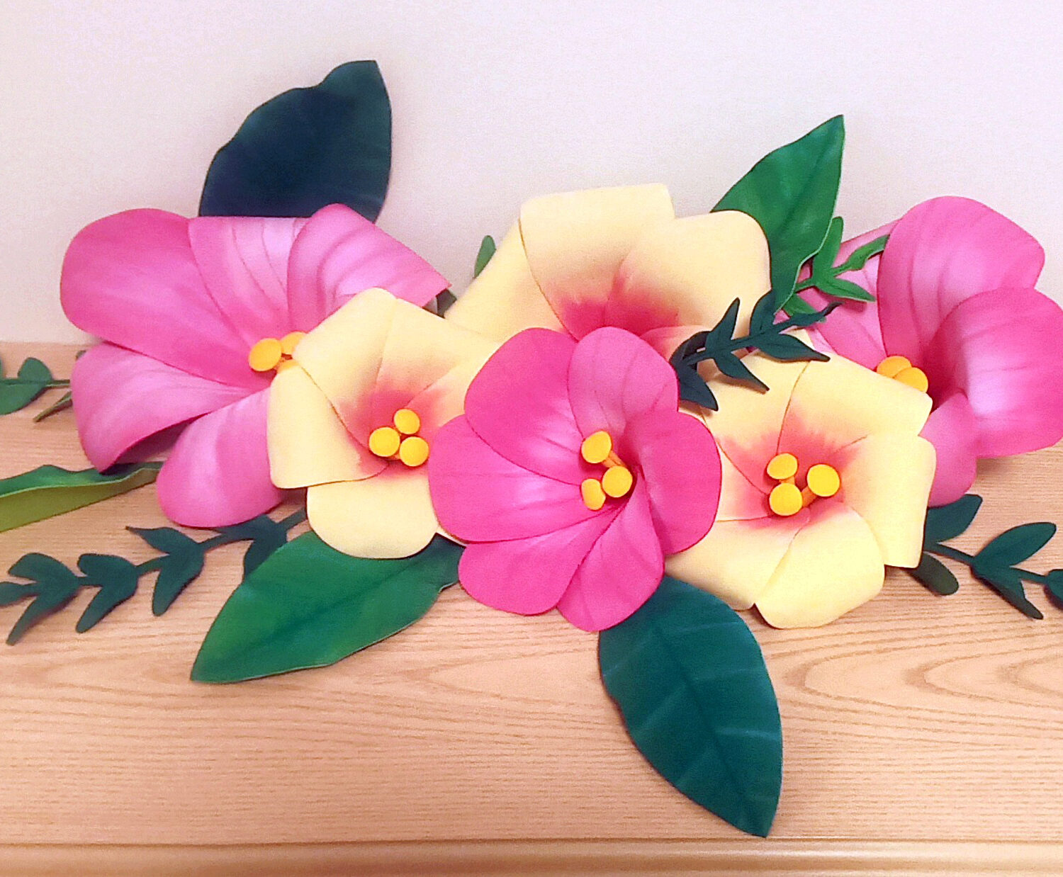Flores goma eva pintadas a mano